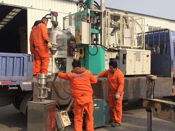 精密設備工廠搬運現場