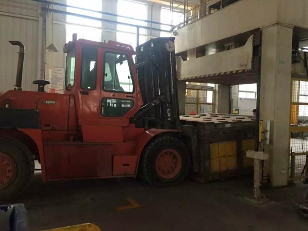 液壓機設備安裝移位